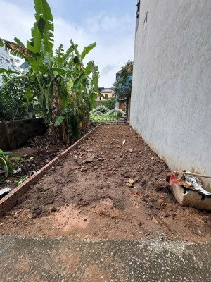 chính chủ nhờ e bán giúp lô đất diện tích 40,3m2 ở tổ 15 yên nghĩa - hà đông lh 