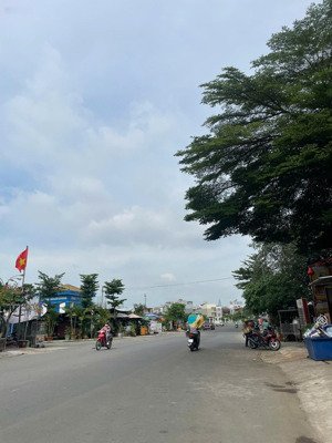 bán đất xây mới góc 2 mặt tiền đường lương định của quận 2 xây dựng hầm 5 tầng dt 10x20 giá 63 tỷ