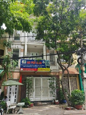 cho thuê trệt lầu mặt tiền đường 40 kdc tân quy đông p.tân phong q7