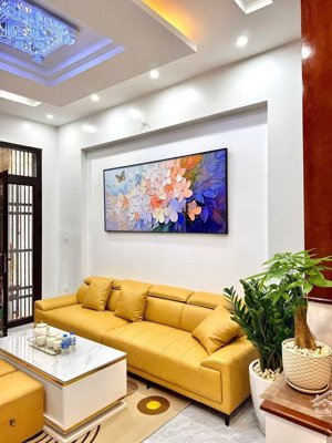 bán nhà phố bùi xương trạch quận thanh xuân dt: 31m; 5 tầng; mt: 4m