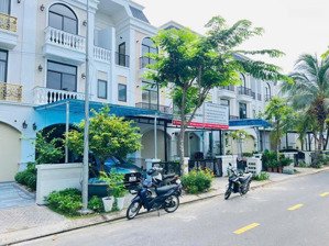 chính chủ bán nhà phố 5x15 xây 1 trệt 2 lầu giá 2t2, sổ hồng khu trần anh riverside, bến lức