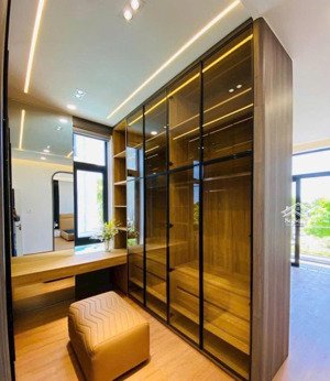 biệt thự đại phú gia, 231m2, 3 tầng, 5 phòng ngủ, đầy đủ nội thất. tinh hoa hội tụ. lh: 