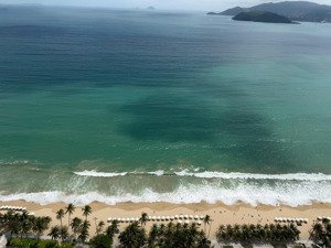 hàng vip căn 2 phòng ngủ 90m2 đập thông từ 2 căn view trực diện biển nha trang full nội thất xịn