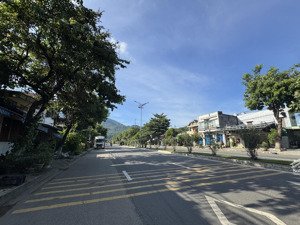 sập hầm nhà mt đ.33m cách biển 300m - đối diện khu tmtd - vị trí vip view biển - giá sốck 30 tr/m2