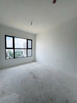 chủ cần ra gấp căn hộ 2pn thô tầng cao view thoáng giá chỉ 5 tỷ (bao thuế phí) lh: 