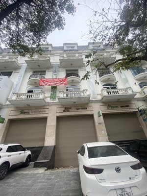 cho thuê mặt bằng kinh doanh linh lang - ba đình: dt 200m2 x 3 tầng, mt 8m, gần đại sứ quán nhật
