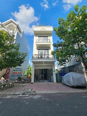 cần bán gấp nhà kdc phú hồng thịnh 6 1 trệt 2 lầu gần làng đại học, p. bình an, tp. dĩ an