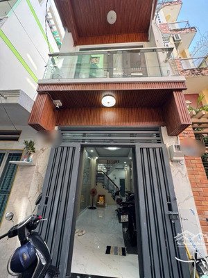 cho thuê nhà 129/19 nguyễn trãi, 4 phòng ngủ, 4 wc, hẻm 4m, nội thất cơ bản