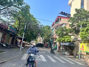 bán đất phố gia thụy, dt50m2, mặt ngõ, sổ hoa hậu - vị trí vàng - ngõ thông, khu vực víp, hàng hiếm