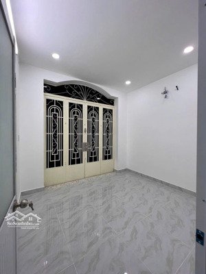 nhà đường huỳnh mẫn đạt gần nguyễn trãi, 5 phòng ngủ, nhà mới, ở ngay