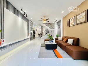 chủ nhà ngộp ngân hàng nên hạ giá hơn 600tr, từ 8,9 tỷ còn hơn 8tỷxx, xx nhỏ