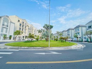 bán nhanh biệt thự đơn lập view sông diện tích lớn tại vinhomes quận 9 giá 43tỷ