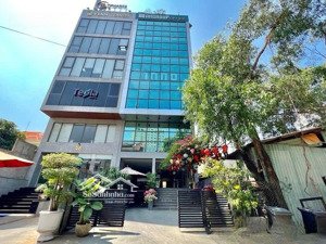 cho thuê văn phòng cao cấp , tổng diện tích sàn 450m2