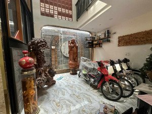 nhà đẹp như biệt thự có thang máy - ngang 8m 4 tầng 96m2 gần cầu nguyễn văn cừ giáp q1 giá cực tốt