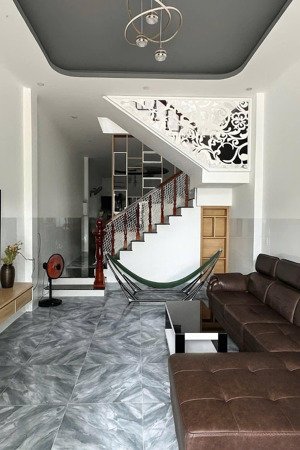 cho thuê nhà 1 trệt 1 lầu mới đẹp kdc phú an, 3 phòng ngủ, full nội thất