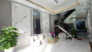 bán nhà đúc 3 tấm hiện đại, 2 phòng ngủ master, tặng nội thất, kdc p.bình chuẩn, tp.thuận an