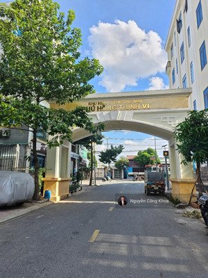 bán nhà đúc 3 tấm 4 phòng ngủ, sân ô tô, ngay đầu cổng kdc gần metro bến thành p.bình an, tp.dĩ an