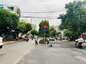 nhà đẹp 3 tấm - xây kiên cố - hoàn công đủ mặt tiền đại lộ iii - đường 30m. đối diện global city.