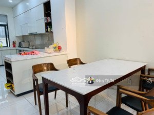 cho thuê nhà phố full nội thất dt 5x20m 1 trệt 3 lầu giá 30tr/th hướng nhà mát mẻ.