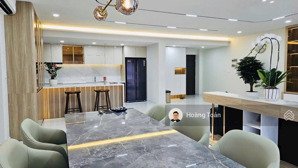 bán căn hộ happy valley quận 7, 135m2, view sân golf. có ô xe. giá 9 tỷ. liên hệ: 