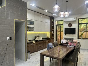 chính chủ bán nhà phố, 100m2 4 tầng, kđt lakeview city,sầm uất văn minh,t. tâm q2,thủ đức, hcm.
