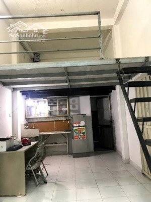 trệt sau có sân riêng, diện tích 40m2, máy lạnh, ở ngay