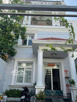 bán biệt thự hẻm ô tô ông ích khiêm ngay đầm sen 6,7x23m, 4 tầng thang máy full nội thất giá 25 tỷ