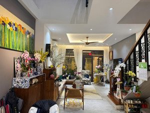 bán nhà 3 tầng hải hồ, 72m2 ngang 4,5m có 3pn 3wc full nội thất mới vào ở ngay