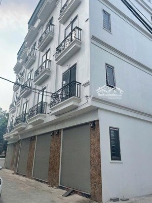 tài chính nhỉnh 3 tỷ nên xem căn này gấp! nhà đẹp mĩ mãn. không có điểm chê, ô tô vào tận cổng