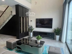 tôi cho thuê căn duplex 165m2, full nội thất xịn ban công đông nam chung cư sunshine green iconic