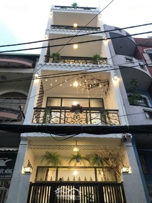cho thuê nhà khu dân cư đường hoàng quốc việt, p. phú mỹ, quận 7. gần đường nguyễn lương bằng