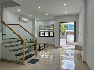 cho thuê căn nhà 3 phòng ngủ đầy đủ nội thất giá 13 triệu sun casa central