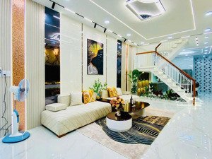 bán nhà hẻm xe hơi 606 rộng 10m đường 3 tháng 2 phường 14 quận 10, dt: 4.4x31m, giá 22.5 tỷ