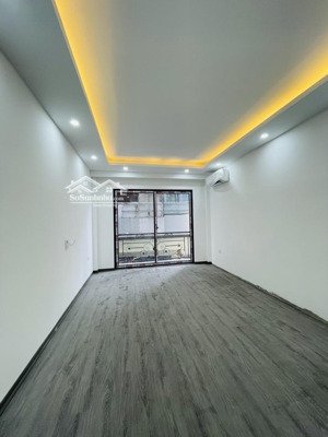 bán nhà láng trung_lô góc_thang máy_20m ra ô tô tránh_ngõ thông kd
_40m2_9.9 tỷ