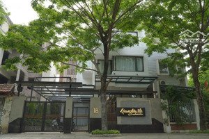 mình đi định cư châu âu nên cần bán nhanh căn biệt thự thành phố giao lưu dt 246m2 giá 86 tỷ