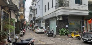 chủ nhà cho thuê tầng 1 tại 58 nguyễn thái học làm văn phòng,cửa hàng.