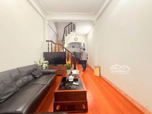 bán nhà phố hào nam. dt: 36m2/4 tầng 4 ngủ, lô góc, ô tô nhỏ đỗ cửa. gần phố, nở hậu. 7,2 tỷ