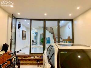 HƠN 20 TỶ- BÁN NHANH NHÀ BA ĐÌNH- VĂN CAO- GARA- Ô TÔ TRÁNH- GẦN PHỐ- NỞ HẬU-KD