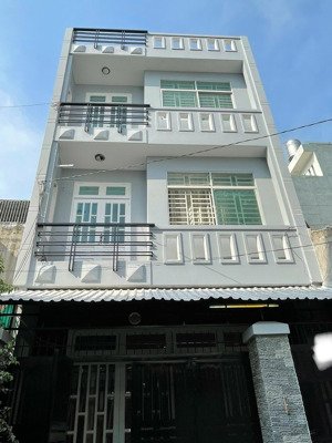 nhà mới đẹp 5,5*14m 2lầu st 4pn có ml hxh phạm văn bạch