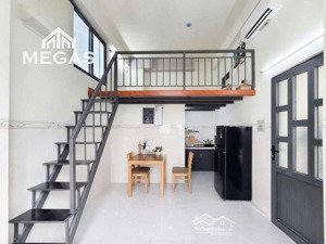 duplex cửa sổ mặt tiền, gác cao phòng rộng ở 4 - 5 bạn thoải mái, toà nhà tiện nghi an ninh