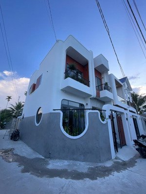 nhà mới diên toàn 2 tầng dt 61m2 nội thất mới đẹp thiết kế hiện đại đường oto thông giá 2ty439