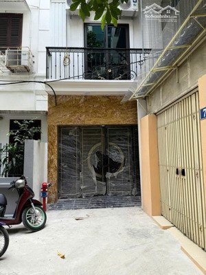 chính chủ bán nhà 7t thang máy ngõ 260 cầu giấy dt 123m 33 phòng, dòng tiền 2.4 tỷ/năm giá 38 tỷ tl