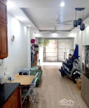 bán nhà phạm văn đồng, nhà 5 tầng mới đẹp, ô tô vào nhà. diện tích 42m2. giá 10,9 tỷ