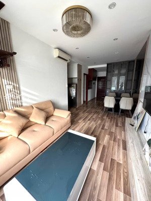 cho thuê căn 02 pn full green stars 234 phạm văn đồng. giá 11tr