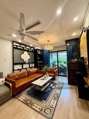 gia đình cần bán căn hộ cao cấp sky park, để lại nội thất đầy đủ, sổ đỏ chính chủ sẵn giao dịch