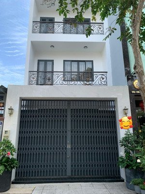 bán nhà mặt tiền đường nguyễn du, phường phước hiệp, thành phố bà rịa. ngay siêu thị go