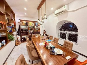 bom tấn! phân lô hoàng cầu, mt 6m, gara ô tô, full nội thất, 2 ô tô tránh, kd đỉnh, 65m2*7t, tm.
