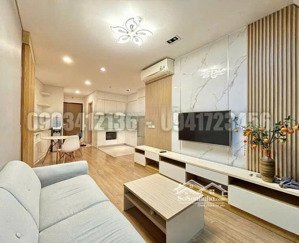 chính chủ cho thuê căn 2 ngủ 68m2 full đồ chung cư mipec long biên giá 13 triệu: lh 