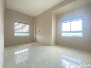 cho thuê mặt bằng kinh doanh. ngay toà nhà có 203 căn, mặt tiền đường nguyễn trung trực