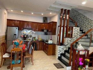 nhà full nội thất mới 6*12m 3lầu st 4pn hxh nguyễn kiệm